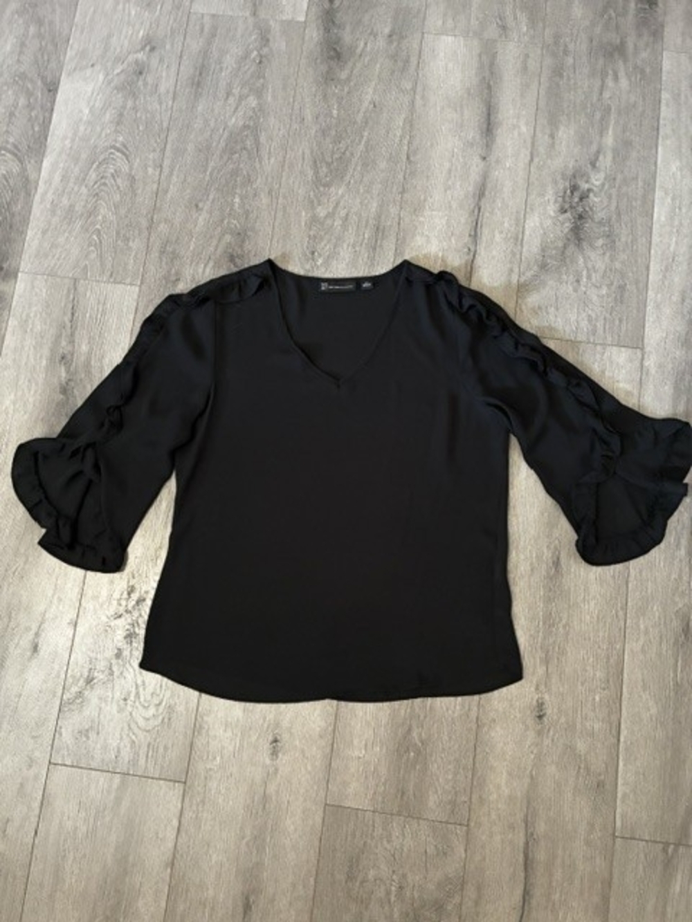 New York & Company Black Ruffle Sleeve V-neck Blouse M - Picture 3 of 5